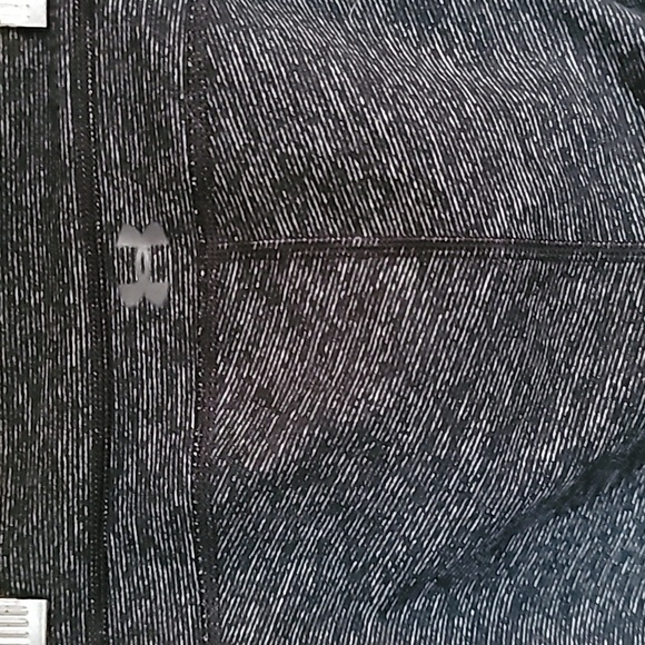 Large women's Under Armour capri leggings dark blueish gray - Picture 3 of 5